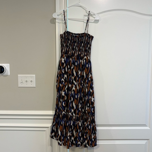 NWT Evereve Tessa Dress Blue/Brown Print. Size: Medium. - Picture 14 of 15